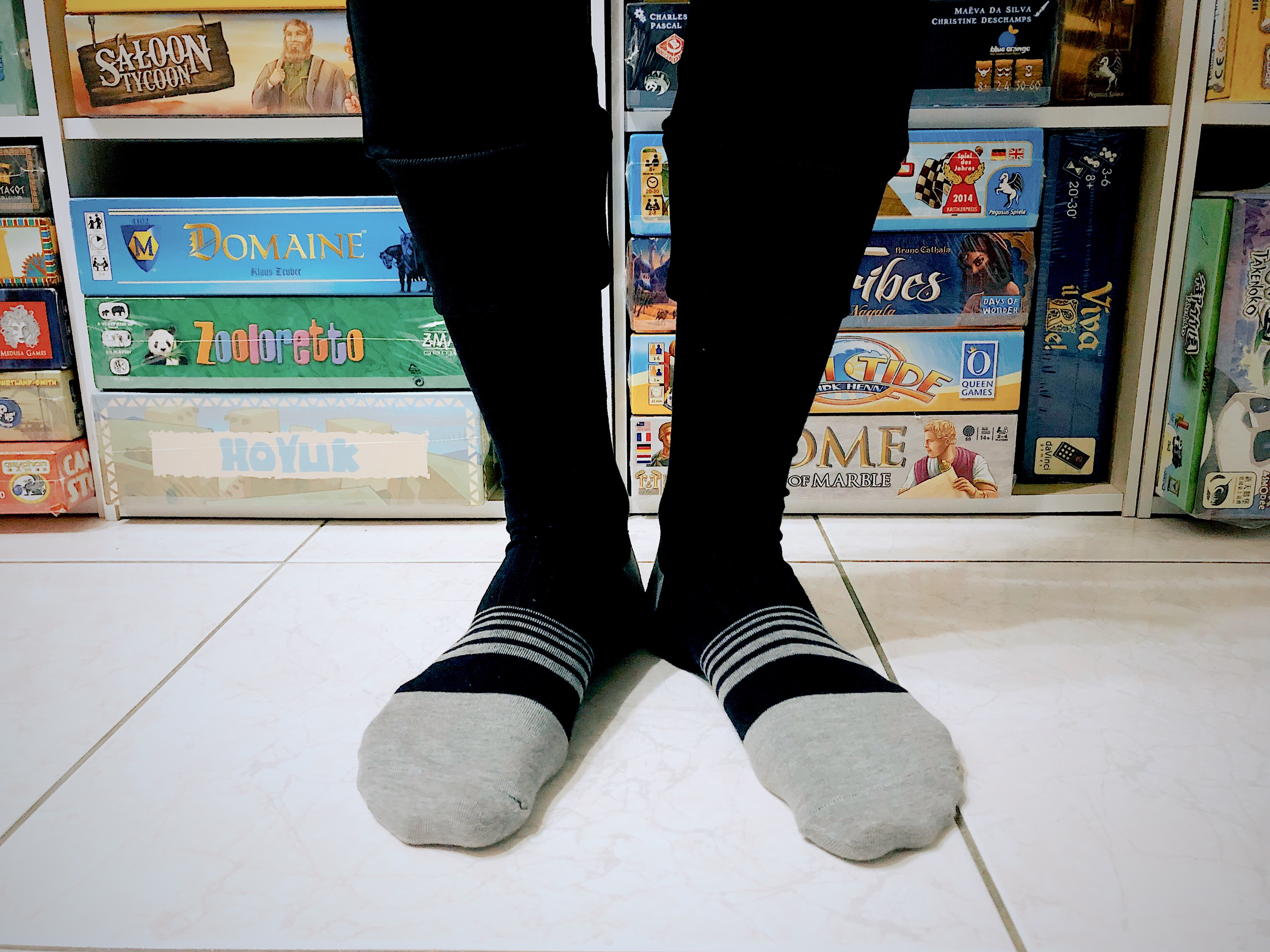 【穿搭】FAV飛爾美襪品｜我的腳丫子完全被它給征服了！ - FAV, 價格, 台灣製造, 台灣襪品, 紳士襪, 襪子, 襪子推薦, 運動襪, 除臭襪, 飛爾美 - 多多看電影-最新、最豐富的影視評論和新聞！